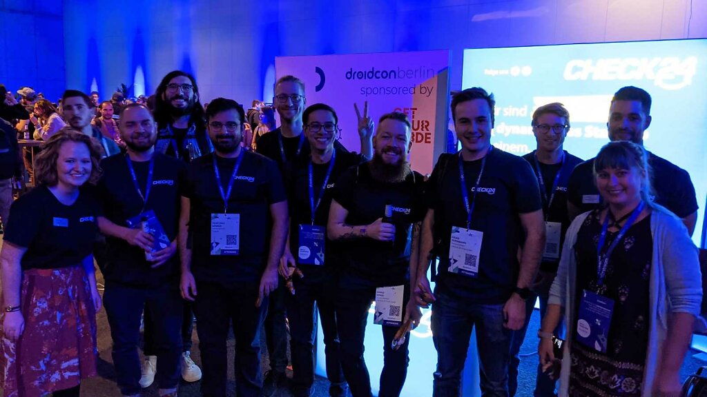 check24-team-at-droidcon-berlin-2021-booth.jpg
